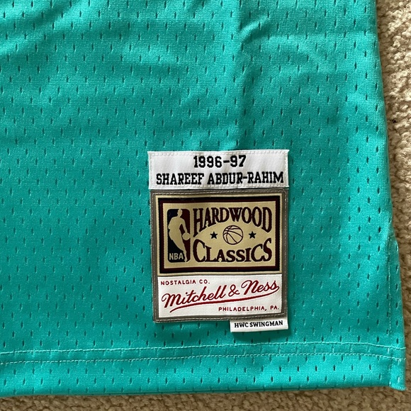 Vancouver Grizzlies Jersey - Picture 4 of 4